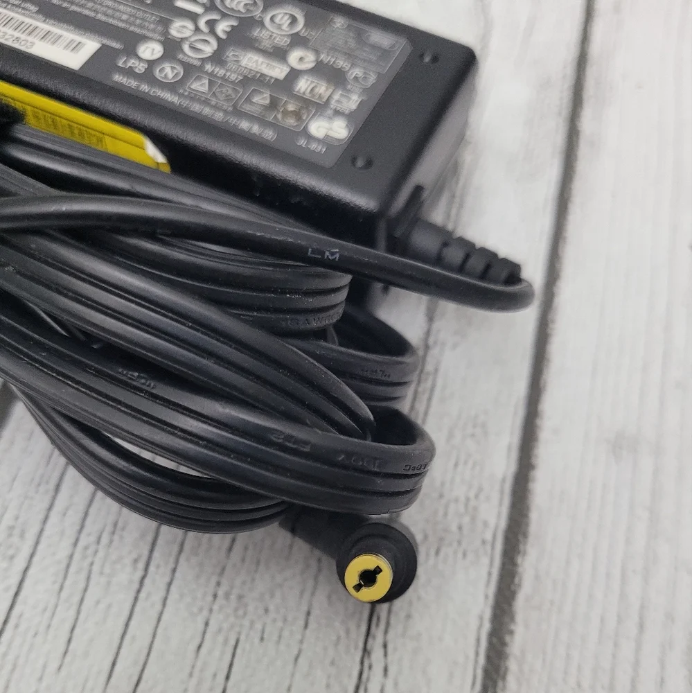 Hipro Black Laptop Charger